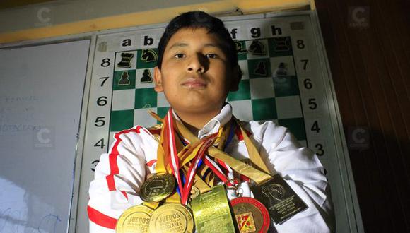 Flavio Gonzales consigue el título macrorregional de ajedrez
