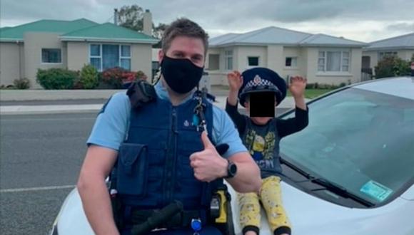 Agentes acudieron a llamado de niño. (Foto: Facebook New Zealand Police)