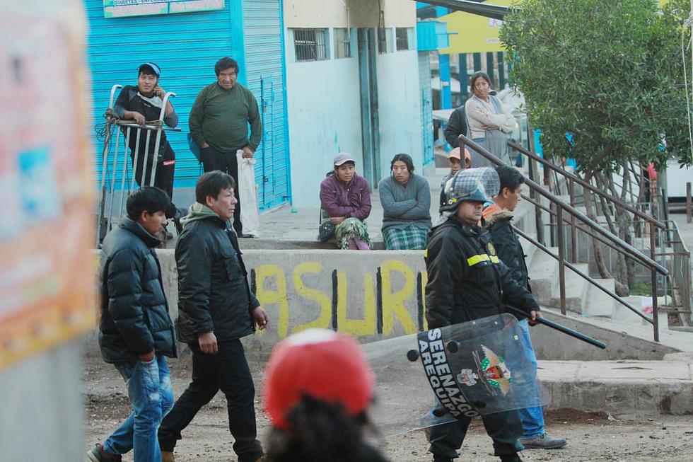 ​Desalojan a comerciantes ambulantes en plataforma de Río Seco (FOTOS)