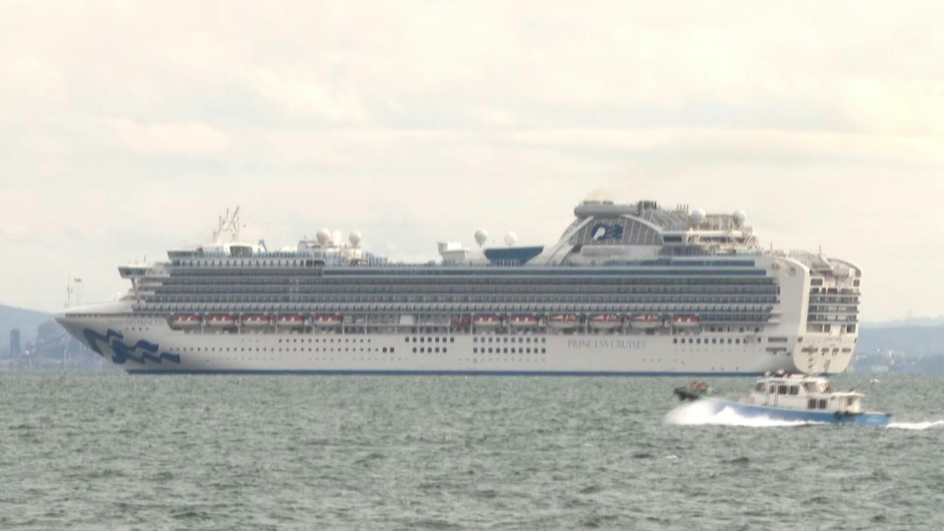 Bajo cuarentena prolongada 3.700 personas a bordo de un crucero en Japón. Fuente: AFP