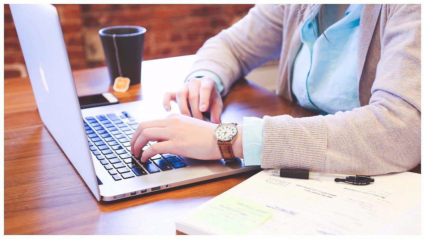 ¿Qué dice Google sobre tu edad? Descubre las predicciones del navegador (FOTOS)