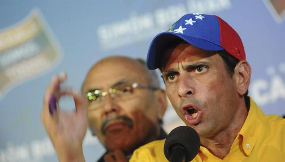 Capriles llama a la calma y dice que gobierno está tras actos violentos