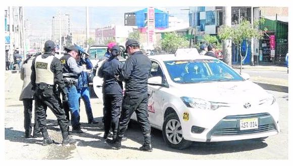 ​Cinco asaltan grifo y por cámaras atrapan a taxista que llevó a sus cómplices 