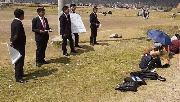 Realizan clases en la calle por toma de la Universidad Nacional del Altiplano, en Puno