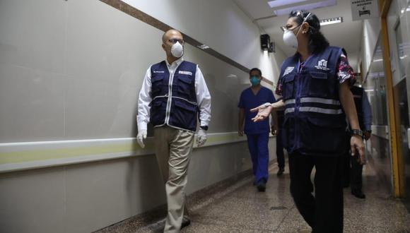 Ministro de Salud supervisa atención en Hospital Dos de Mayo que atiende a pacientes diagnosticados con coronavirus. (Foto: Difusión)