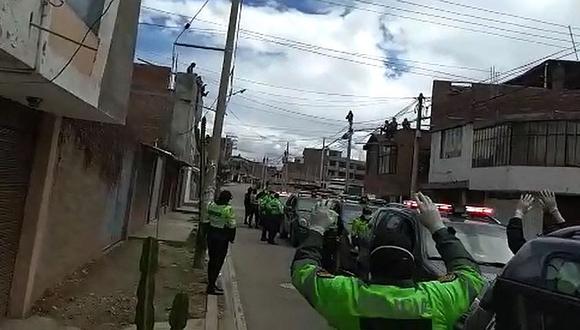 "Vamos a resistir": La frase de aliento que los policías dedican a población en cuarentena (VIDEO)
