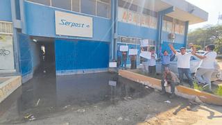 Chiclayo: Aguas servidas en colegio, centro de salud y Serpost