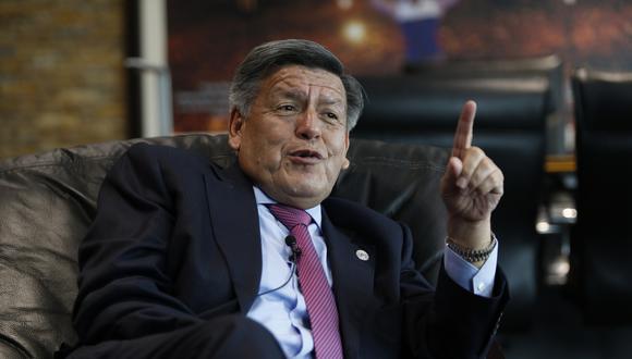 César Acuña renuncia el miércoles y se lanza a la Presidencia