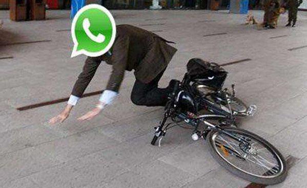 Con memes registran caída mundial de #Whatsapp 
