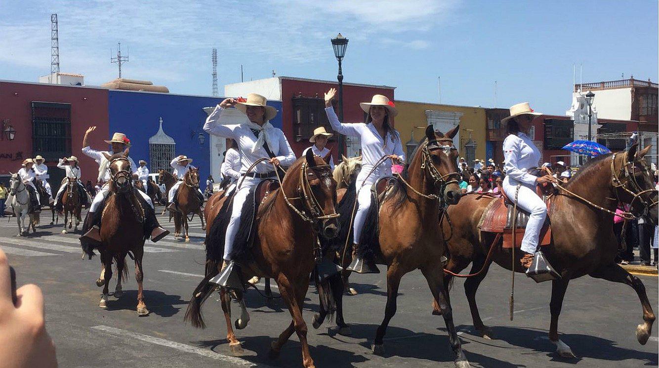 Realizan cabalgata por fiesta de Trujillo (VIDEO) 