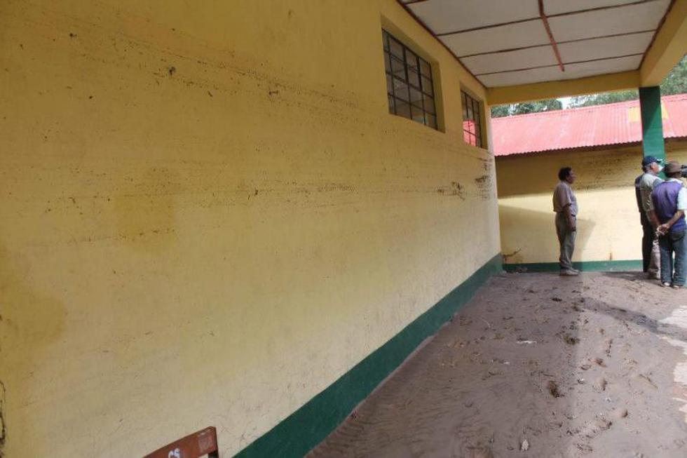 Mobiliario escolar de Izcuchaca fue devastado (FOTOS)