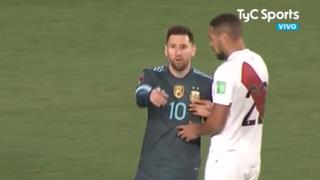 Miguel Trauco fue más rápido que Alexander Callens y logró conseguir la camiseta de Messi (VIDEO)