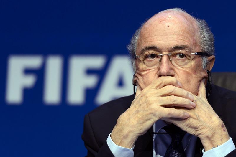 Joseph Blatter descarta su salida inmediata de FIFA, pedida por el Parlamento Europeo