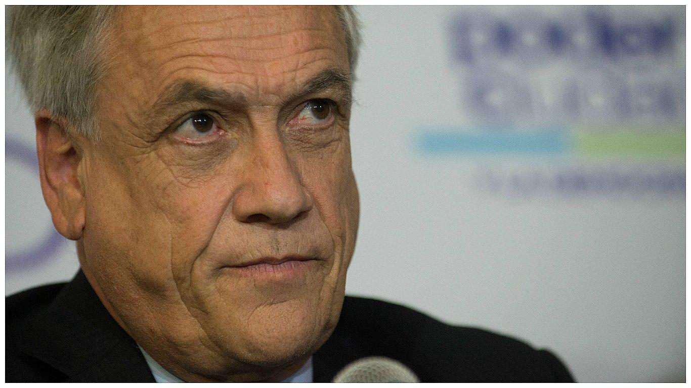 Sebastián ​Piñera a favor de facilitar expulsión de inmigrantes "indeseables" en Chile