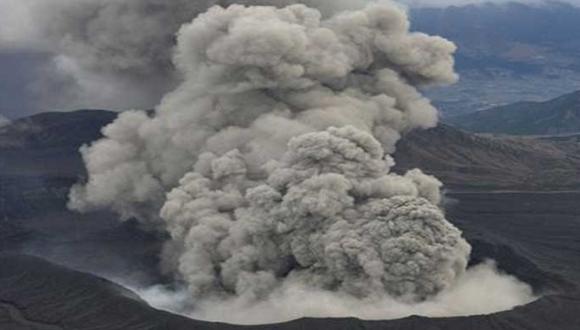 Japón: Volcán Monte Aso erupciona sin dejar daños ni victimas