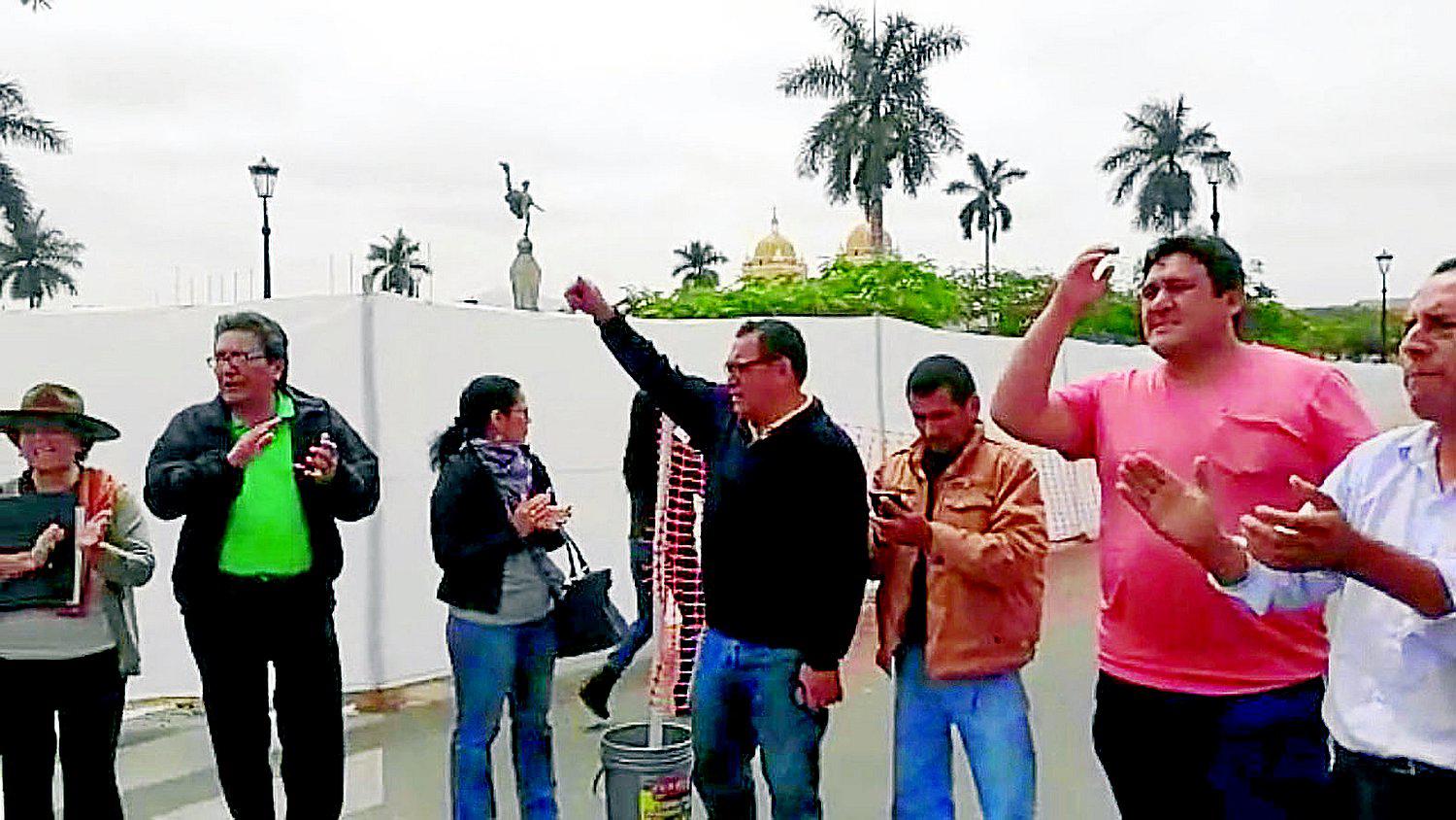 Trujillo: Movilización en contra de trabajos en la Plaza de Armas 