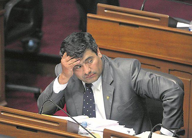 Wilder Ruiz: Congresista se salva de 120 días de suspensión por despedir trabajadora embarazada