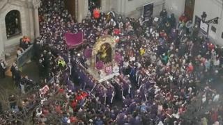 Señor de los Milagros y su segundo recorrido: sagrada imagen salió de la iglesia Las Nazarenas 