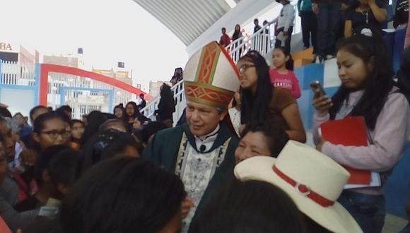 Obispo auxiliar de Arequipa compartió momentos con más de 2 mil personas en Majes