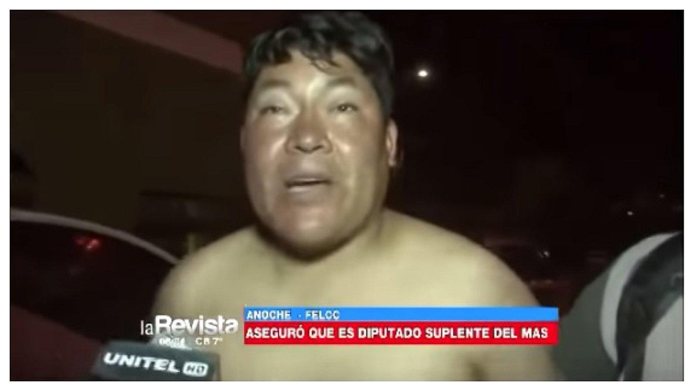 Diputado boliviano se desnuda en aeropuerto luego de que se le impidiera abordar un avión (VIDEO)