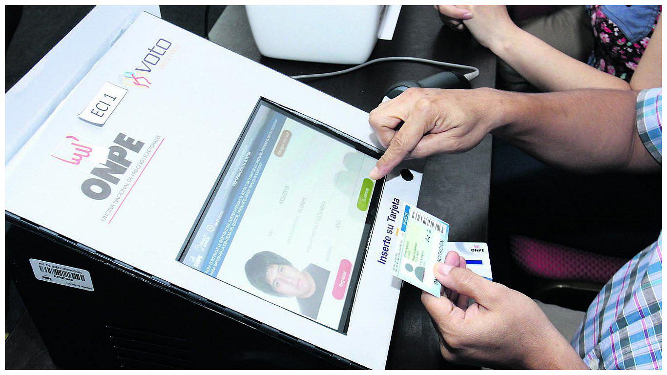 ONPE elimina votación electrónica en 11 distritos y solo se aplicará en 19 de la capital