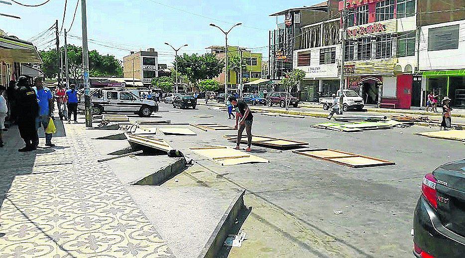 Los ambulantes invaden el centro de la ciudad de Talara 