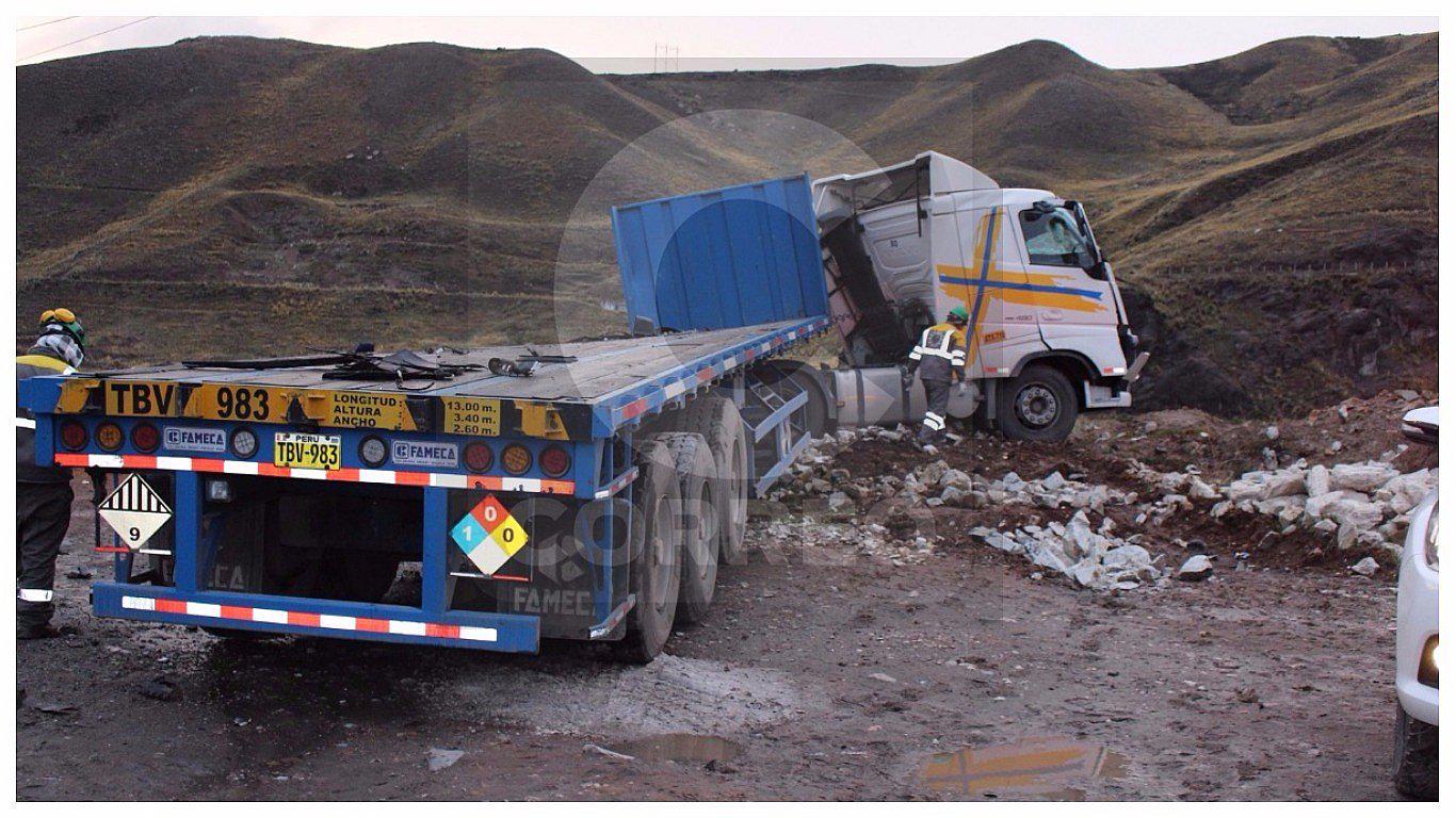 Tráiler provoca cuádruple choque en Carretera Central