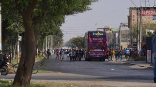 Panamericana Sur en Ica sigue bloqueada en segundo día de protestas