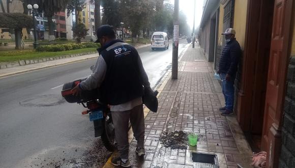 Personal de operaciones de la EPS Tacna verificó la sustracción de los medidores de agua de viviendas en el cercado de la ciudad.