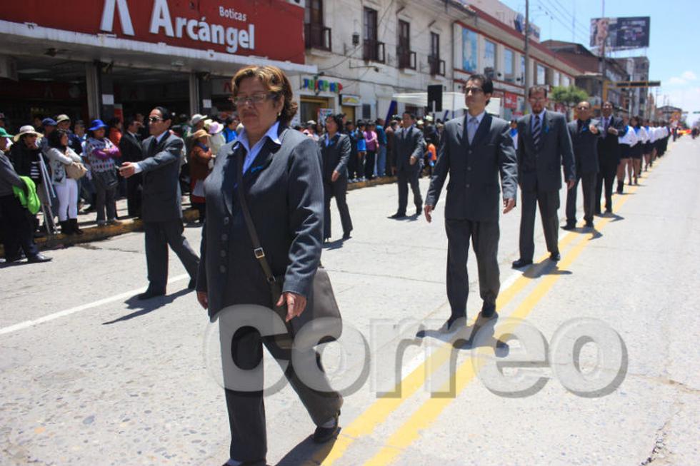 Colorido desfile engalana calles de Huancayo (FOTOS) 