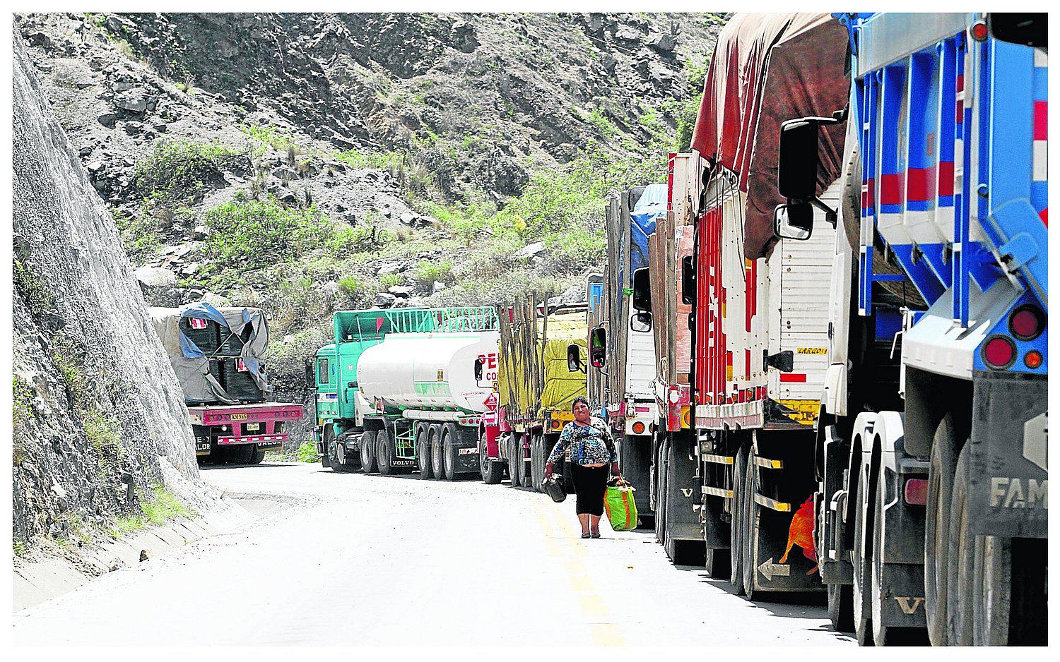 Transportistas de carga pesada  del centro se  van al paro