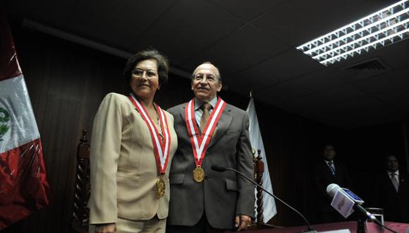 José Peláez lamentó renuncia de Gladys Echaíz