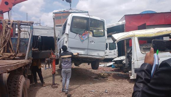 Hallan 7 vehículos desmantelados en taller de San Miguel