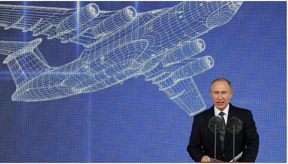 Vladimir Putin promete fortalecer la industria aeroespacial de Rusia