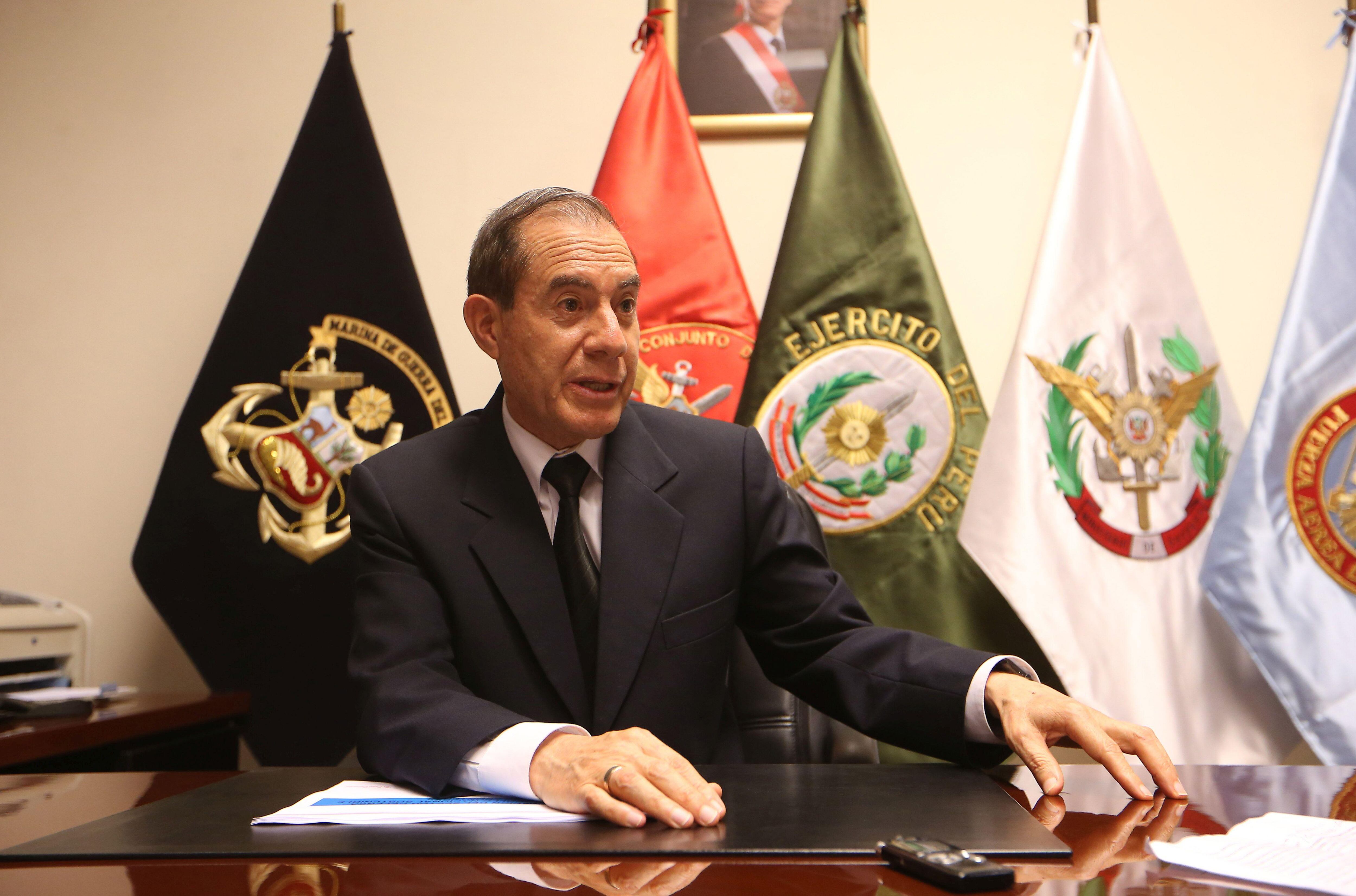 Este domingo los aeropuertos y fronteras del territorio se cerrarán de forma definitiva, informó ministro de Defensa (Foto: GEC)