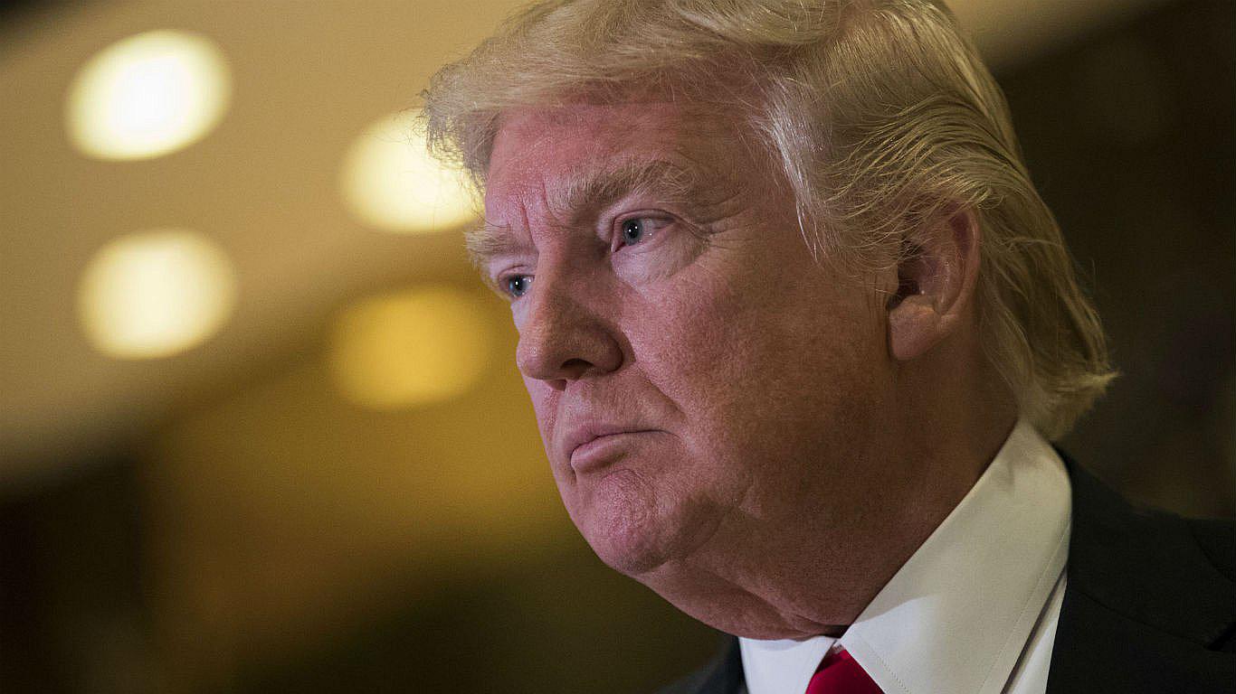 Mujer que acusó a Donald Trump de agresión sexual lo demandó por difamación