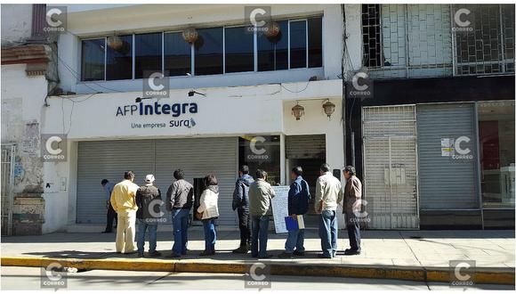 Huancayo: Así empezaron las colas para retirar fondos de AFPs