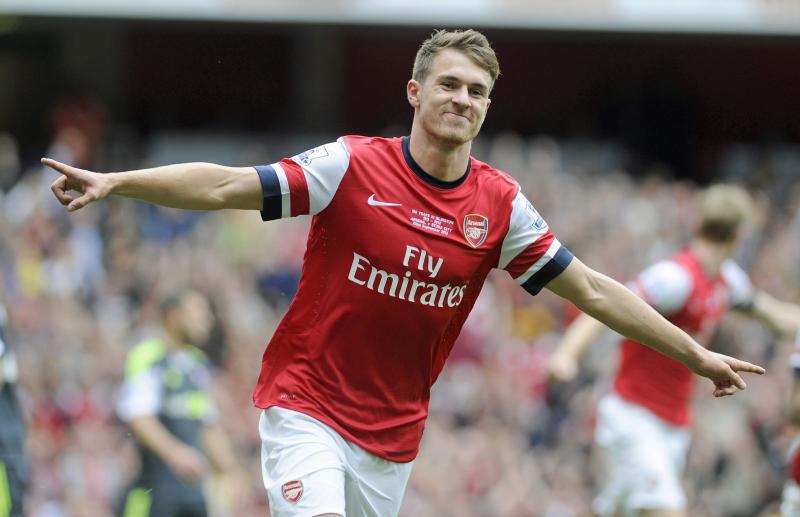 Arsenal derrotó 3-1 al Stoke y es el nuevo líder de la Premier