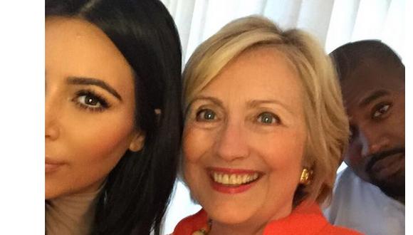 ​Kim Kardashian presume de selfi con Hillary Clinton