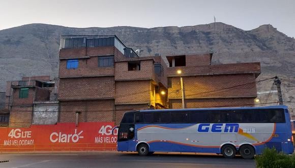 Mujer con COVID-19 muere dentro de bus interprovincial en La Oroya