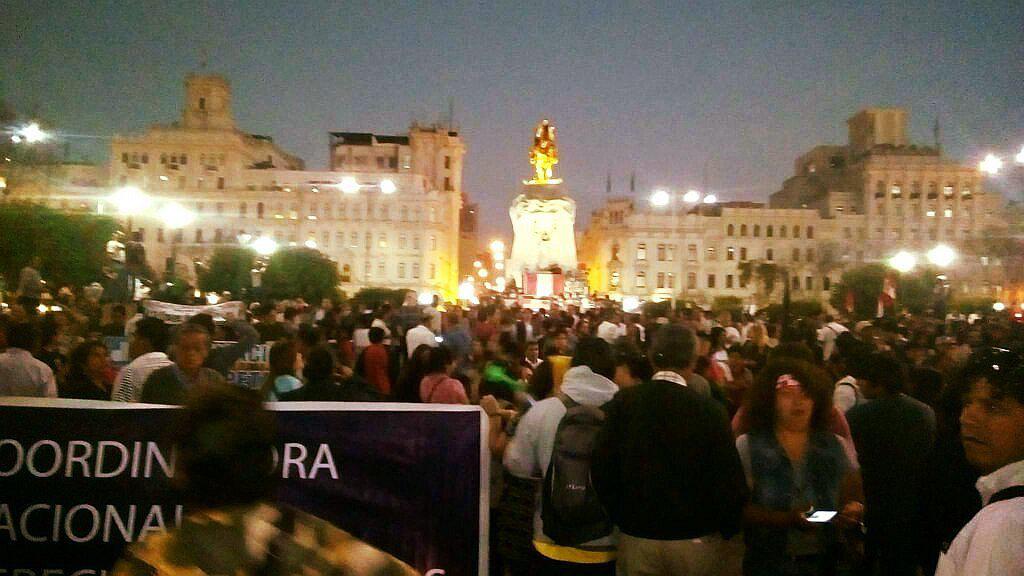 Inició marcha en respaldo al ministro de Educación Jaime Saavedra