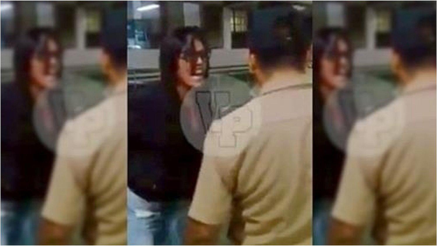 Jóvenes pierden el control y lanzan insultos racistas hacia policías en La Punta 