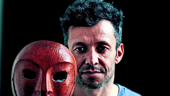 Marcelo Savignone: “Las máscaras son la primera acción del teatro”