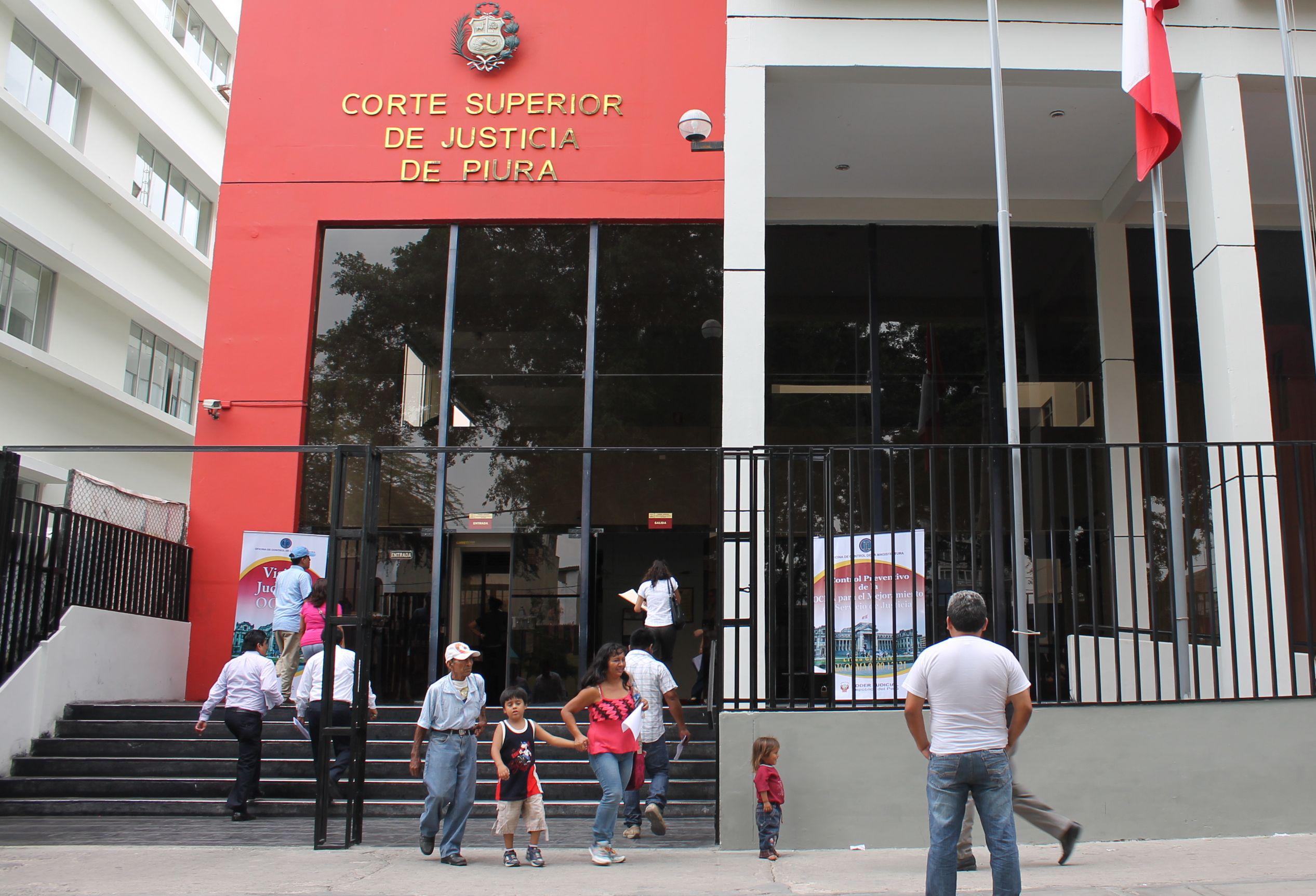 Promueven a jueces superiores a Lima