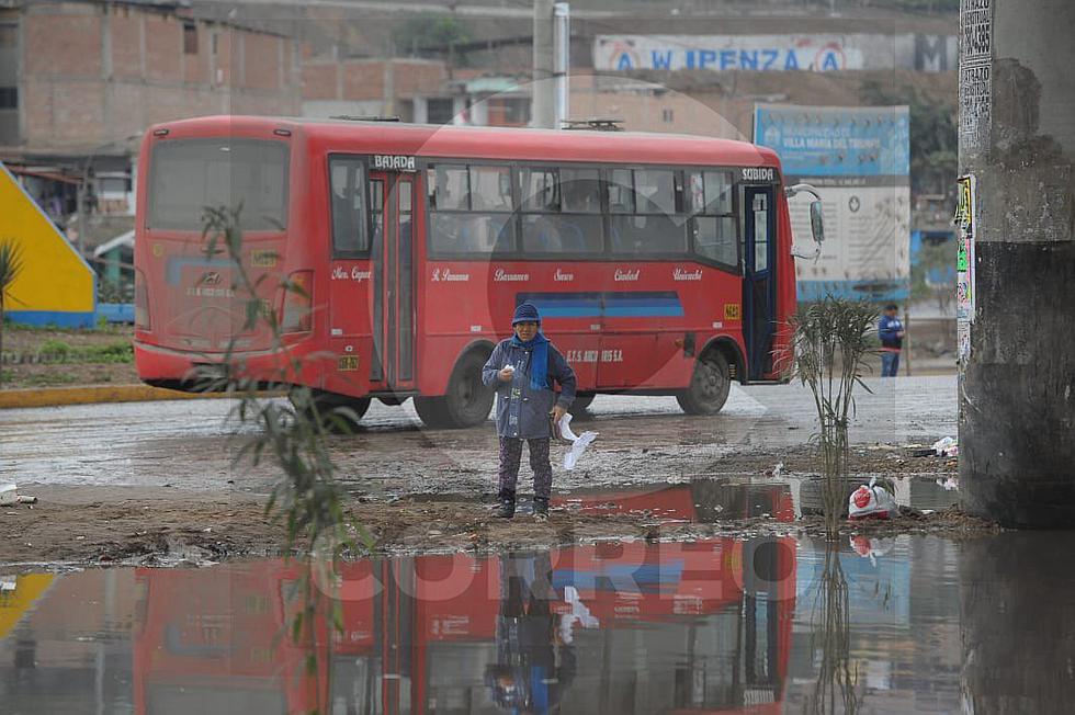 ​Enormes charcos invaden pistas tras intensa lluvia en Lima (FOTOS Y VIDEO) 