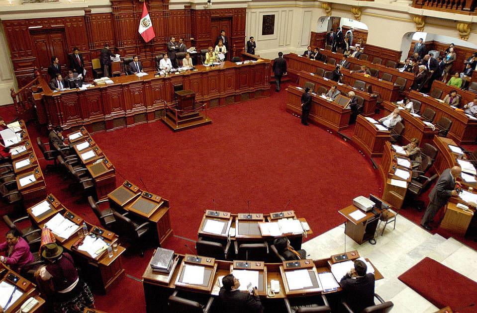 Así opinan sobre la labor de los congresistas salientes de la región Puno