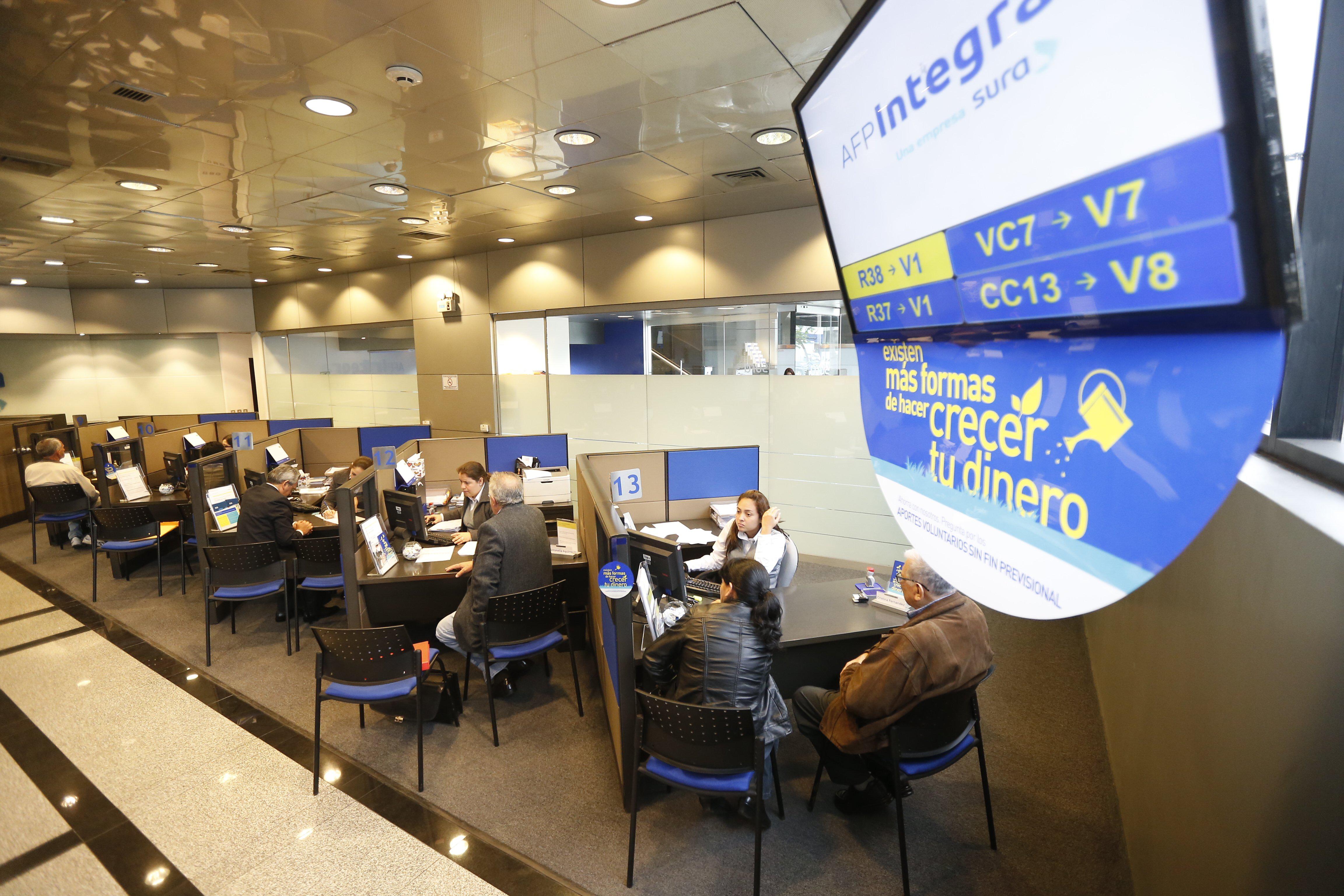 ADMINISTRADORA PRIVADA DE FONDOS DE PENSIONES,  AFP INTEGRA INSTALACIONES EN SAN ISIDRO, CLIENTES DE AFP INTEGRA.