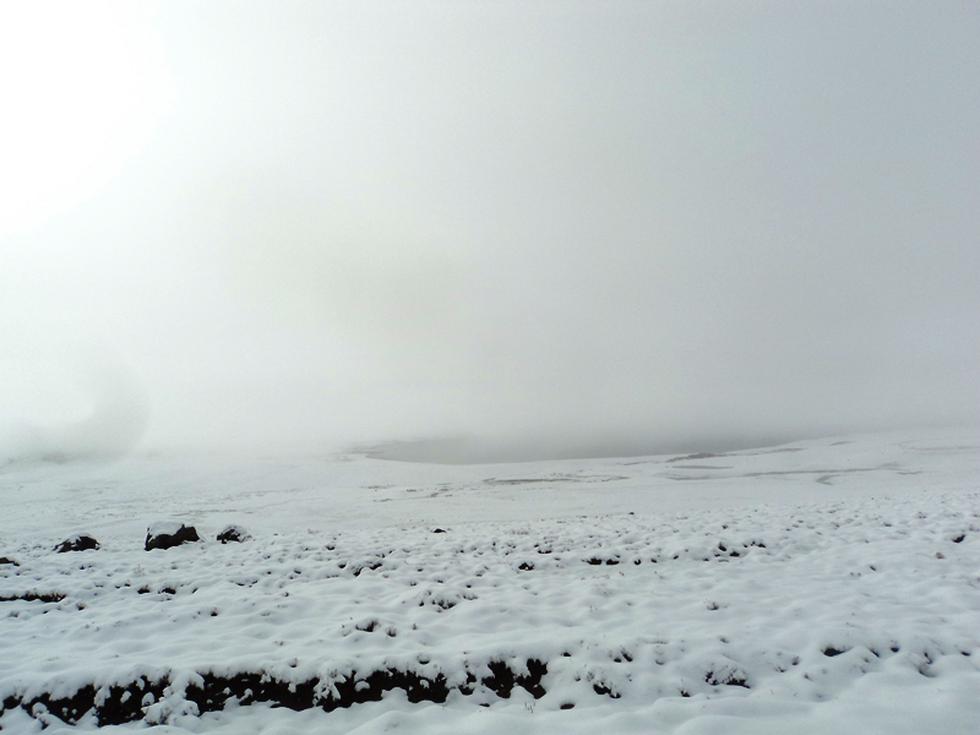 Huancavelica: Centro poblados soportan 30 horas de nevada (FOTOS)
