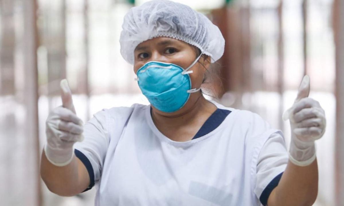 Pacientes recuperados de COVID-19 ya no contagian.