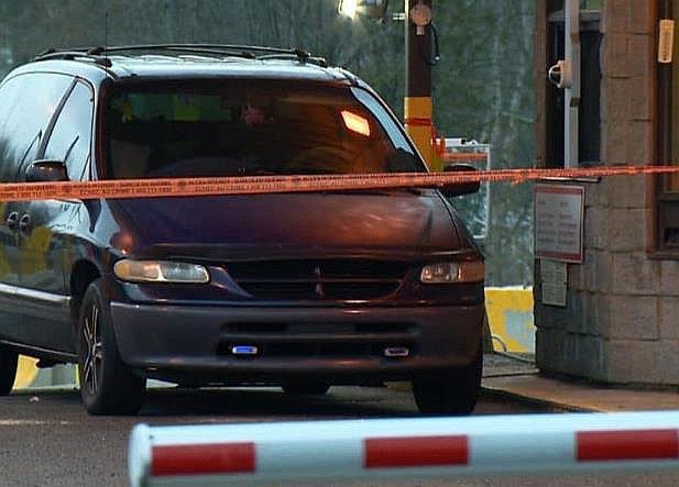 Familia regresa de vacaciones con cadáver en el asiento para no pagar trámites